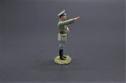 Details about   THOMAS GUNN WW1 GERMAN ACCPACK023 ARTILLERY SOLDIER PULLING WOODEN CRATE 